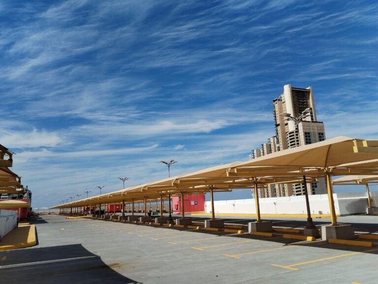 مظلات سيارات متحركة وثابتة في الرياض